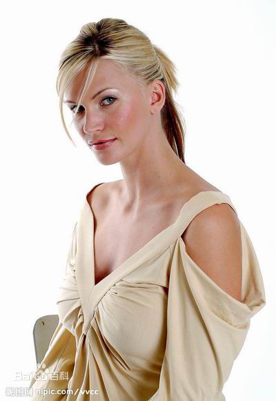 最新娜塔莎·亨斯屈奇(Natasha Henstridge)精彩图册