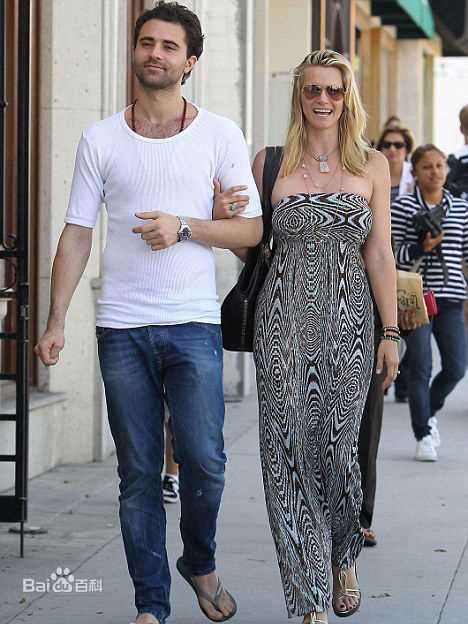 精选娜塔莎·亨斯屈奇(Natasha Henstridge)精彩图册