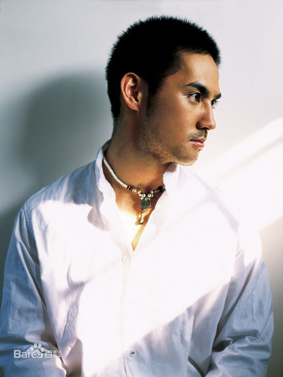 中孝介(あたり こうすけ、Kousuke Atari)个人照前后照片