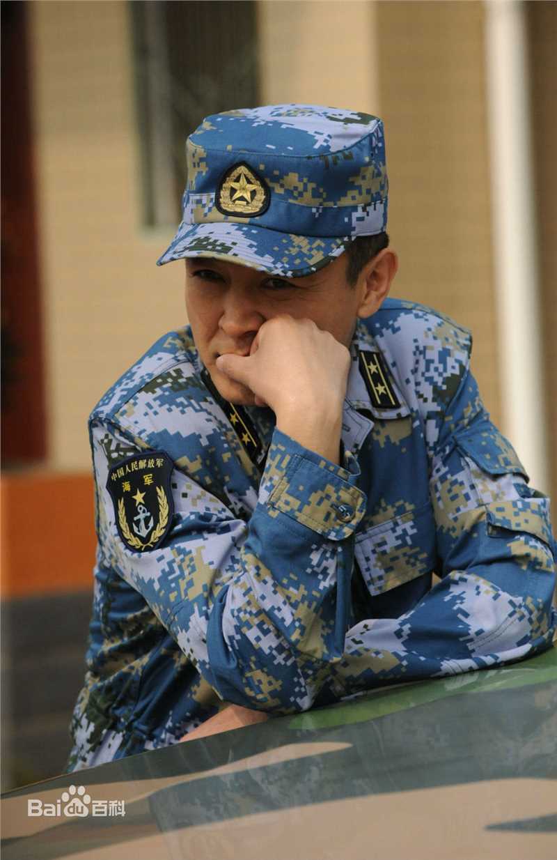 最新王强在《火蓝刀锋》龙百川中的壁纸