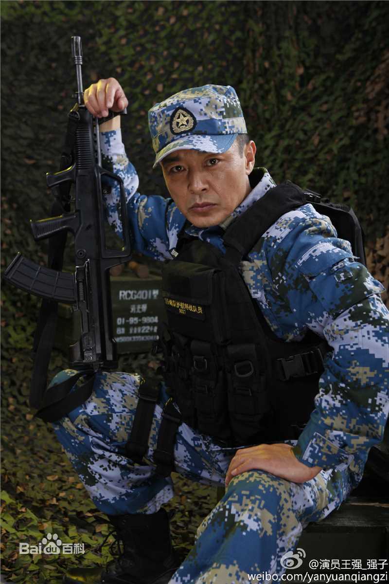 最新王强在《火蓝刀锋》龙百川中的壁纸