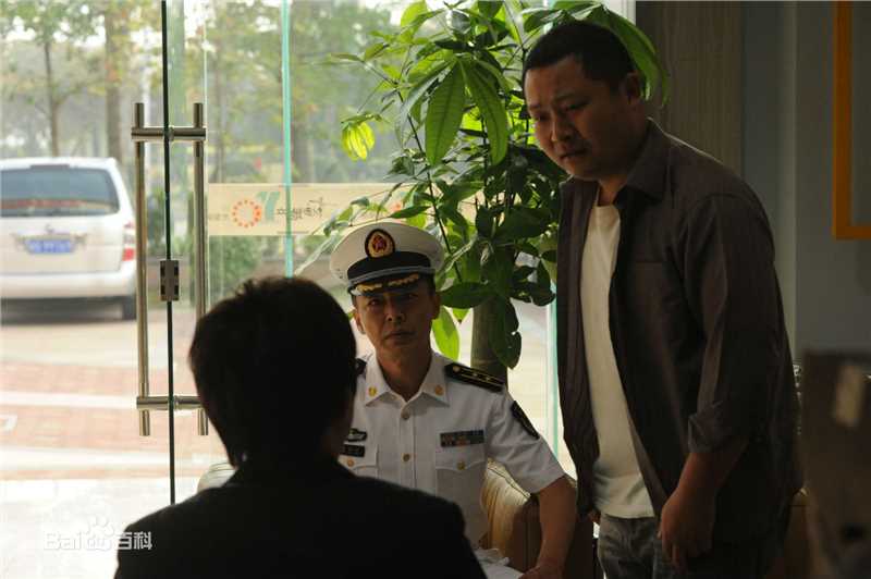 最新王强在《火蓝刀锋》龙百川中的壁纸