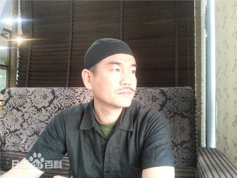 齐志2010-2013年人物图壁纸壁纸