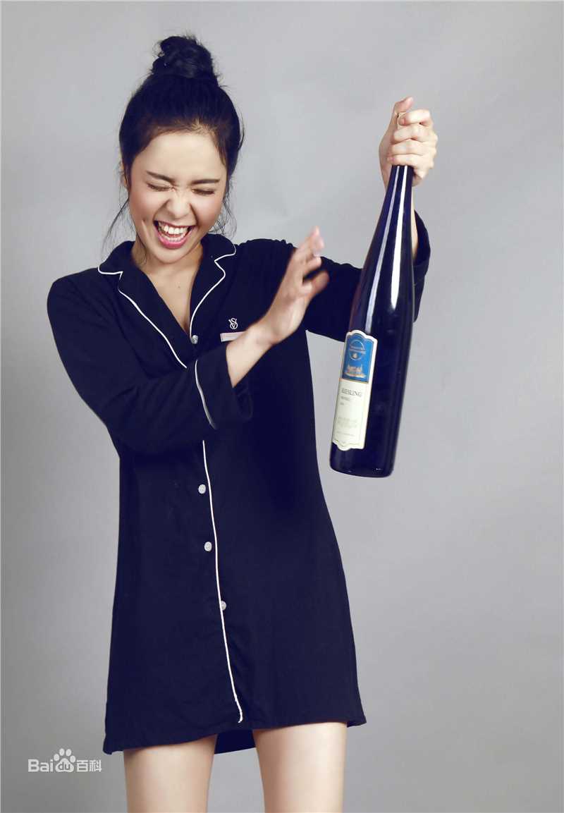 周梦人物照图片图集