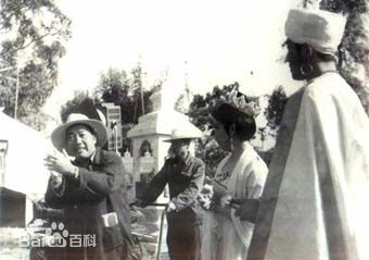 朱今明在创作中图片图集