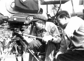 朱今明在创作中图片图集