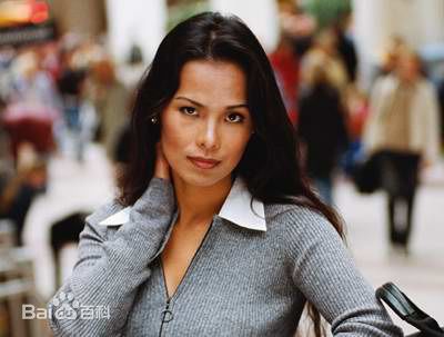 韦唯迷人的前后照片