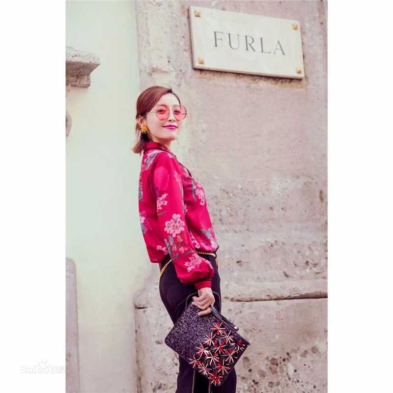 高晓菲(Sophie) 巴黎街拍前后照片