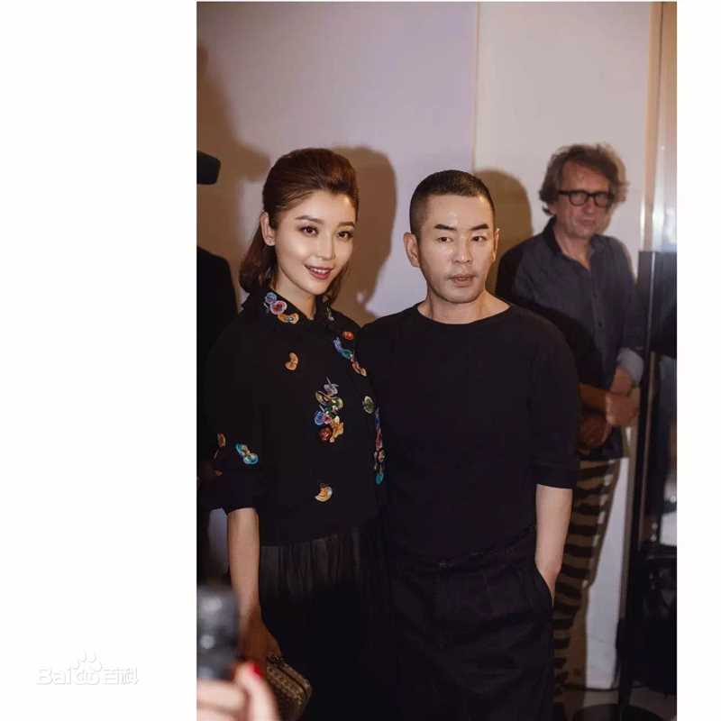 高晓菲(Sophie) 巴黎街拍前后照片