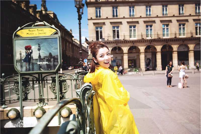 高晓菲(Sophie) 巴黎街拍前后照片