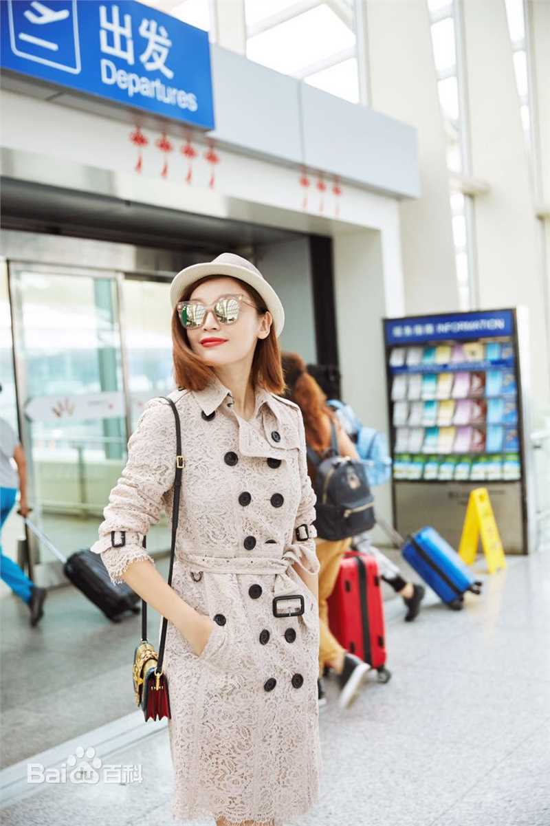 高晓菲(Sophie) 巴黎街拍前后照片