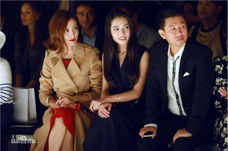 高晓菲(Sophie) 巴黎街拍前后照片