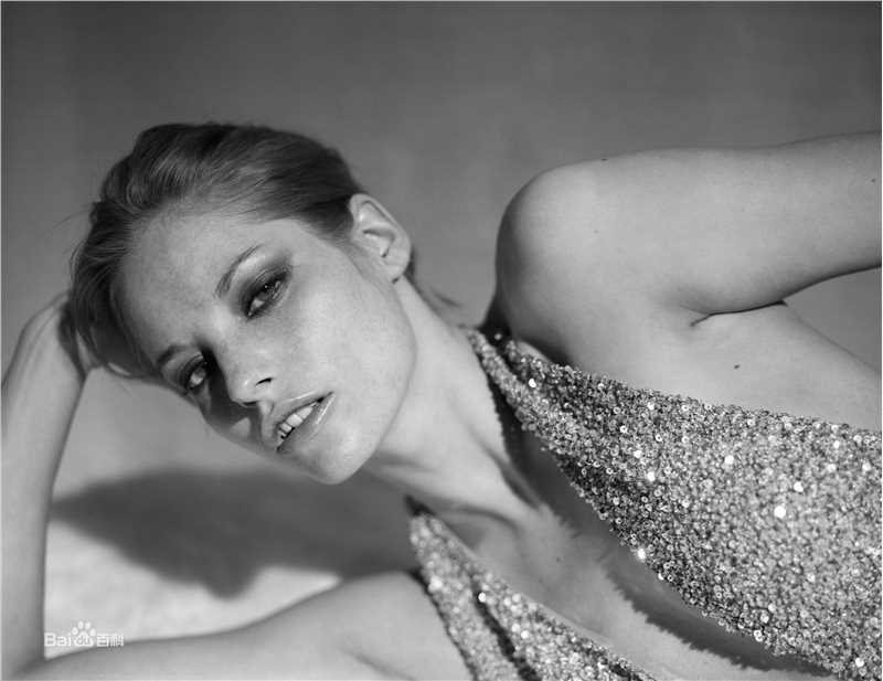 最全西耶娜·盖尔利(Sienna Tiggy Guillory)精彩图册