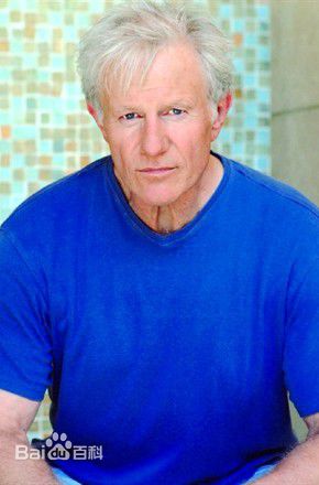 雷蒙德·j·巴里(Raymond J. Barry)前后照片