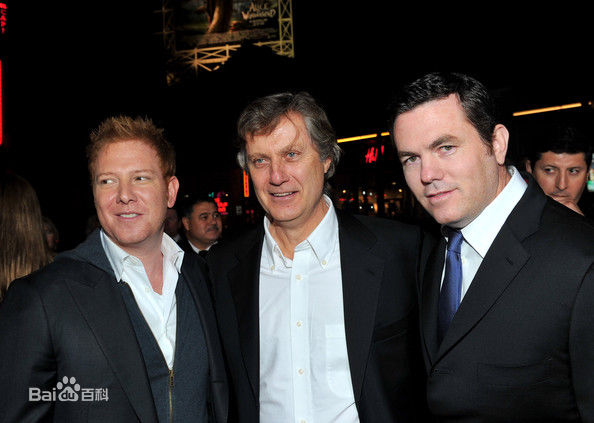 莱塞·霍尔斯道姆(Lasse Hallstr m)导演前后照片