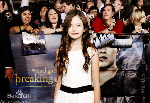 麦肯基·弗依(MackenzieFoy)出席活动图册