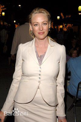 维吉妮娅·马德森(Virginia Madsen)前后照片