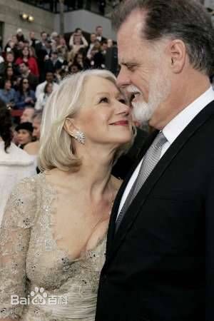 海伦·米伦(Helen Mirren，Illiana Lydia Vasilievna Mironova（本名）)海伦米伦与丈夫素颜照壁纸