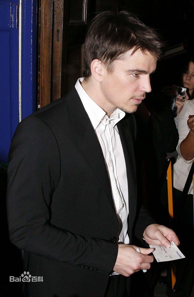 乔什·哈奈特(Josh Hartnett)出席活动前后照片