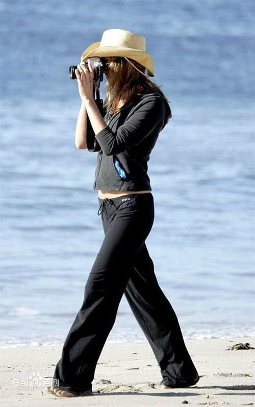 詹妮弗·安妮斯顿(Jennifer Aniston)街拍壁纸壁纸