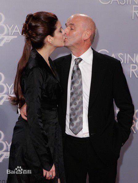 马丁·坎贝尔(Martin Campbell)前后照片