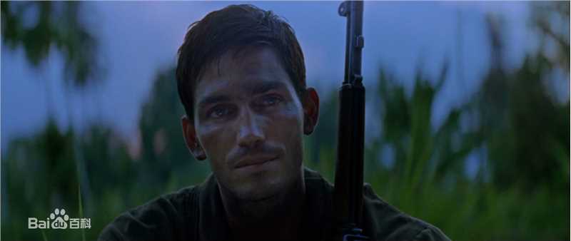 詹姆斯·卡维泽(Jim Caviezel)细细的红线前后照片