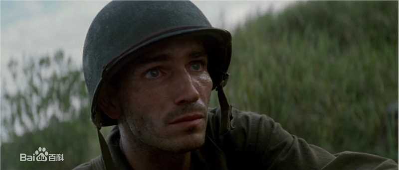 詹姆斯·卡维泽(Jim Caviezel)细细的红线前后照片