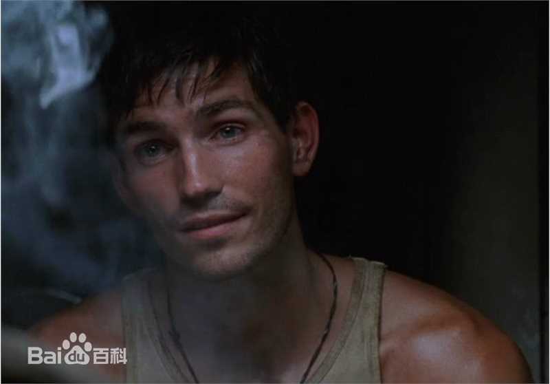 詹姆斯·卡维泽(Jim Caviezel)细细的红线前后照片