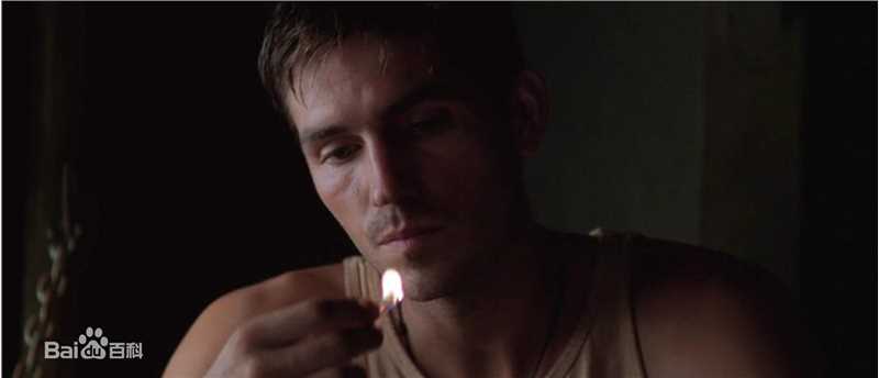 詹姆斯·卡维泽(Jim Caviezel)细细的红线前后照片