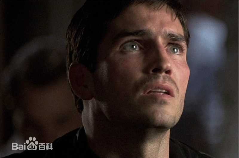 詹姆斯·卡维泽(Jim Caviezel)黑洞频率性感图片图集