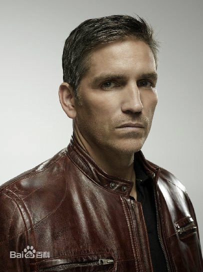 詹姆斯·卡维泽(Jim Caviezel)疑犯追踪前后照片
