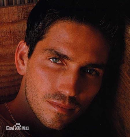 最新詹姆斯·卡维泽(Jim Caviezel)精彩图册