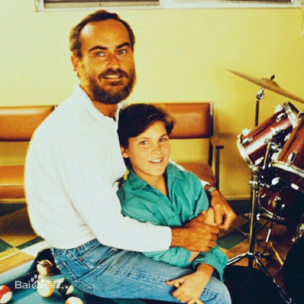 杰昆·菲尼克斯(Joaquin Phoenix)前后照片