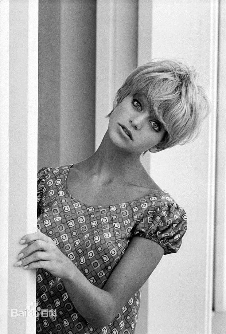 戈尔迪·霍恩(Goldie Hawn)前后照片
