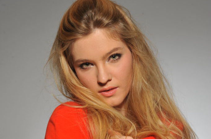 高清柳素英图片