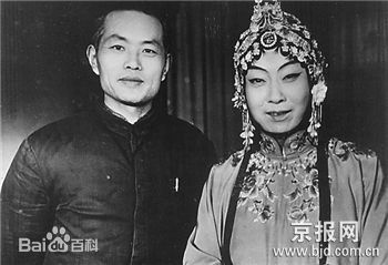 陈方千给演员说戏壁纸壁纸