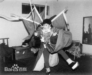 裴艳玲曹禺与交谈性感图片图集