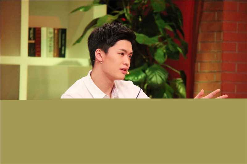 宁桓宇(Huanyu Ning)综艺访谈图集前后照片