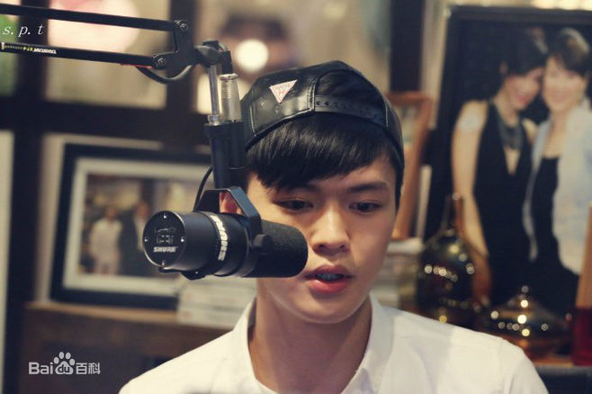 宁桓宇(Huanyu Ning)综艺访谈图集前后照片