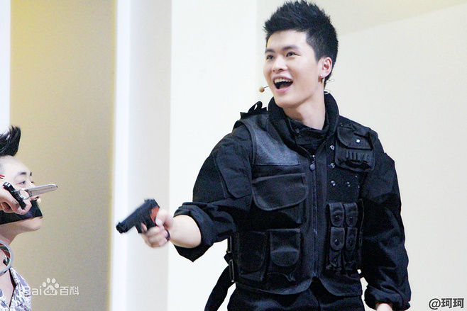 宁桓宇(Huanyu Ning)综艺访谈图集前后照片