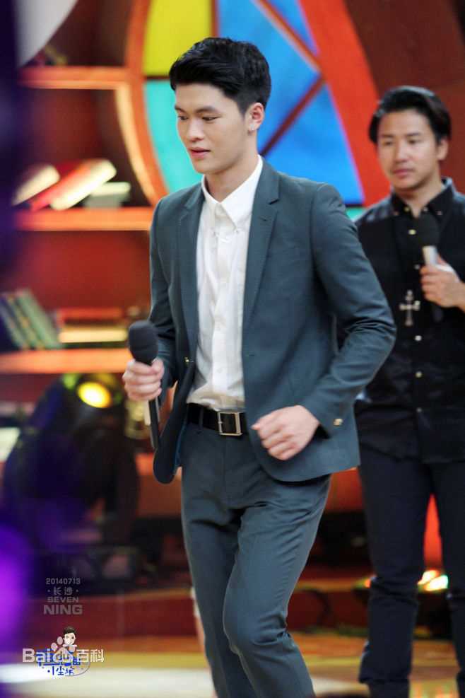 宁桓宇(Huanyu Ning)综艺访谈图集前后照片