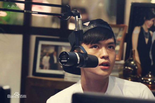 宁桓宇(Huanyu Ning)综艺访谈图集前后照片