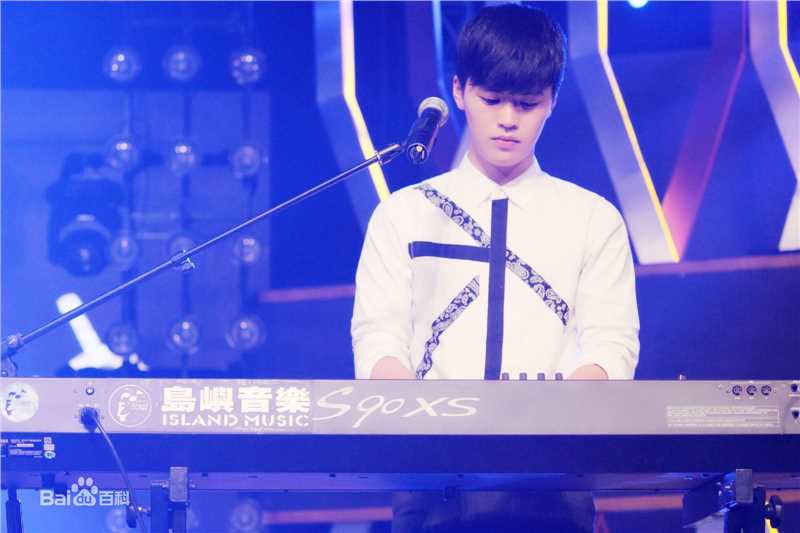 宁桓宇(Huanyu Ning)综艺访谈图集前后照片