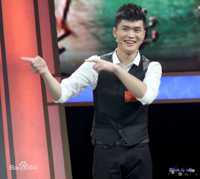 宁桓宇(Huanyu Ning)综艺访谈图集前后照片