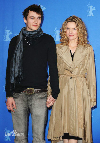 鲁伯特·弗兰德(Rupert Friend)谢利前后照片