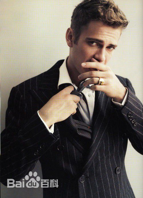 海登·克里斯滕森(Hayden Christensen)海登·西装照壁纸壁纸