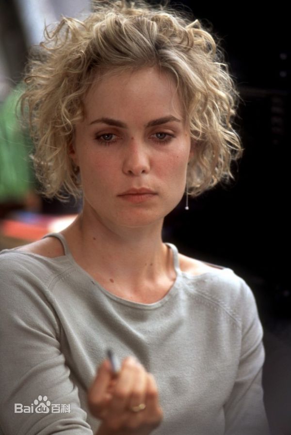 拉妲·米歇尔(Radha Mitchell)拉妲·米契尔精彩图册