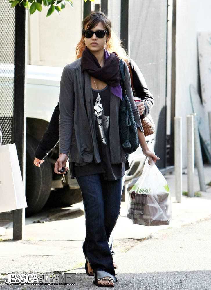 杰西卡·阿尔芭(Jessica Alba)生活中的杰西卡壁纸壁纸