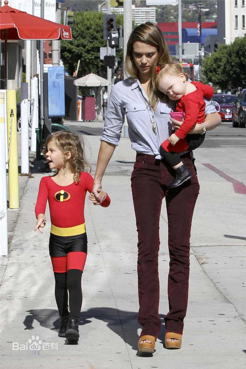 杰西卡·阿尔芭(Jessica Alba)生活中的杰西卡壁纸壁纸