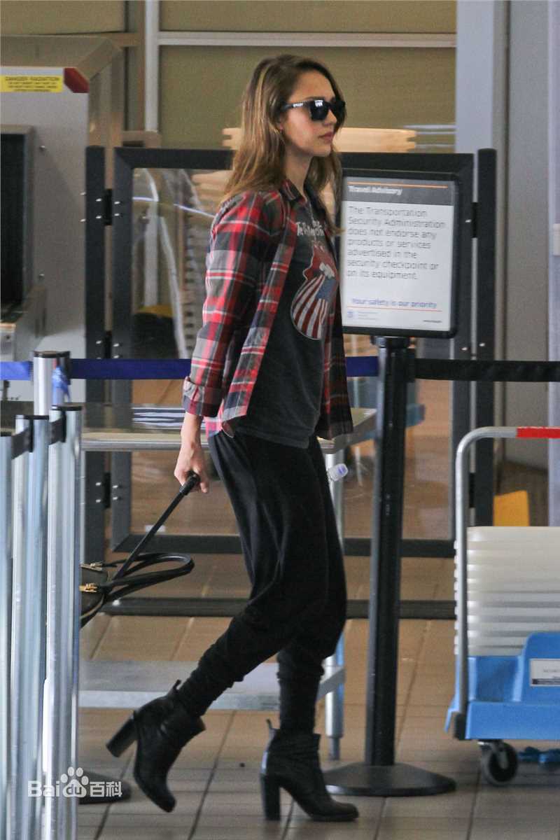 最新杰西卡·阿尔芭(Jessica Alba)精彩图册2